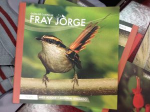 Dentro de los productos que elaboró la iniciativa, se encuentran manuales de aves y flora, junto a un guión turístico de la zona.