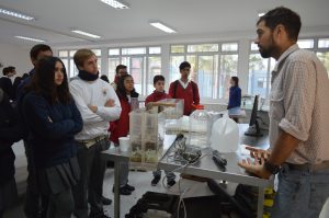 Uno de los numerosos trabajos científicos que pudieron conocer los escolares y profesores en la jornada fue la labor en hidrología que realizan los científicos y profesionales del CEAZA.