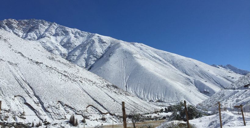 Científicos trabajan junto a escuelas rurales para aprender más sobre la nieve