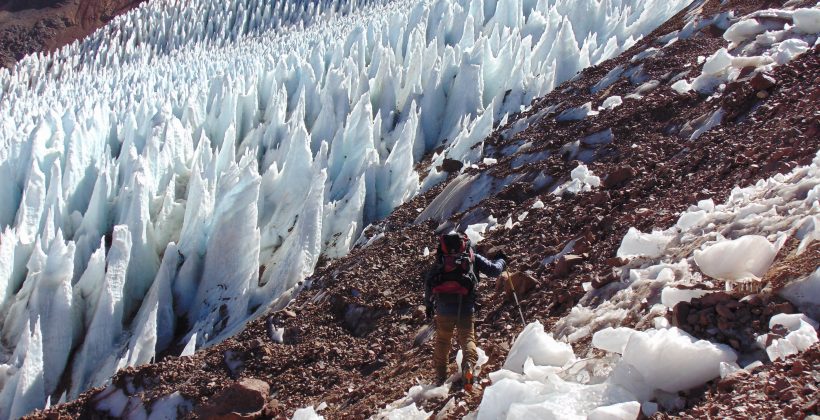 Científicos buscan comprender procesos biológicos de microorganismos que habitan en glaciar El Tapado Científicos buscan comprender procesos biológicos de microorganismos que habitan en glaciar El Tapado