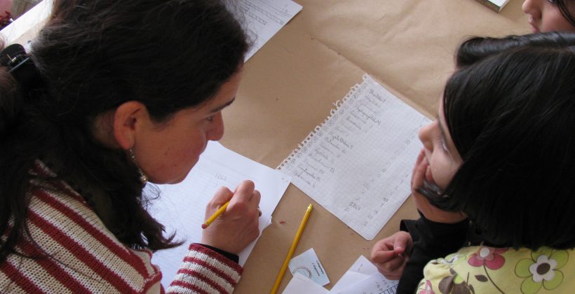 Programa Frontiers para escolares: Jóvenes del Colegio Altos del Cerro Grande colaboran con investigador CEAZA para traducir artículos científicos